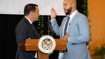 Speaker Rendon performing the swearing-in